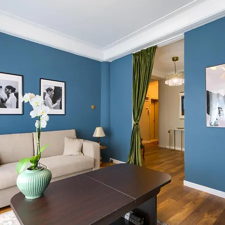 Garibaldy Luxury