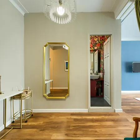 Garibaldy Luxury